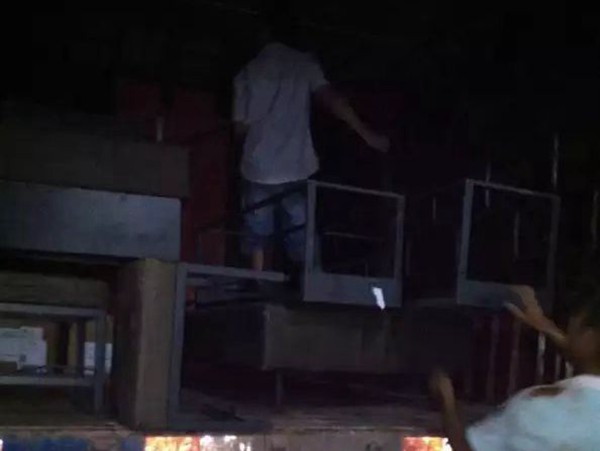 急出貨在晚上裝貨案例1